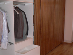 Kleiderschrank