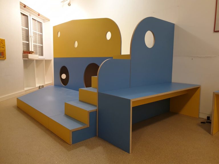 28 - Ladenbau, Spielobjekte Wartezimmer Kinderarzt